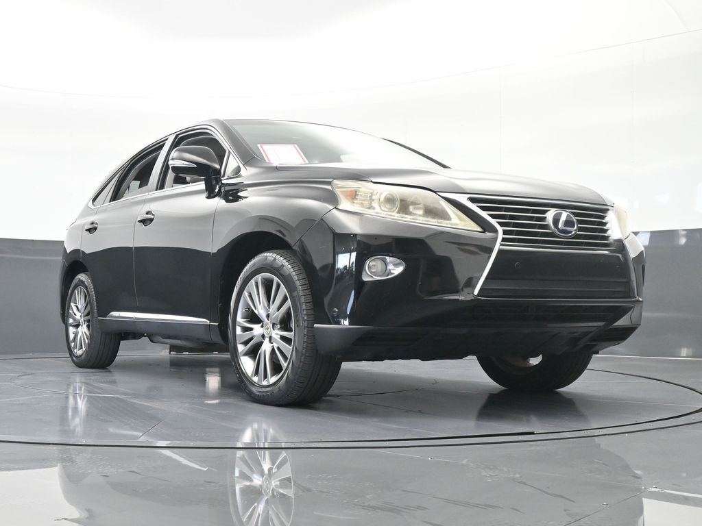 Vehicle image 10 of 70