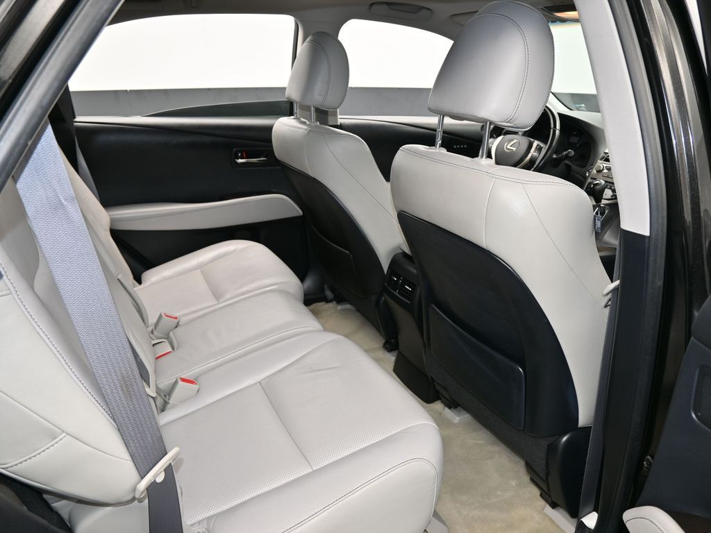 Vehicle image 63 of 70