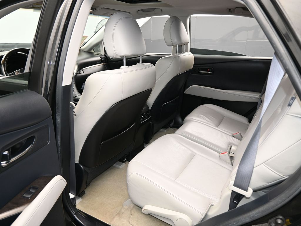 Vehicle image 54 of 70