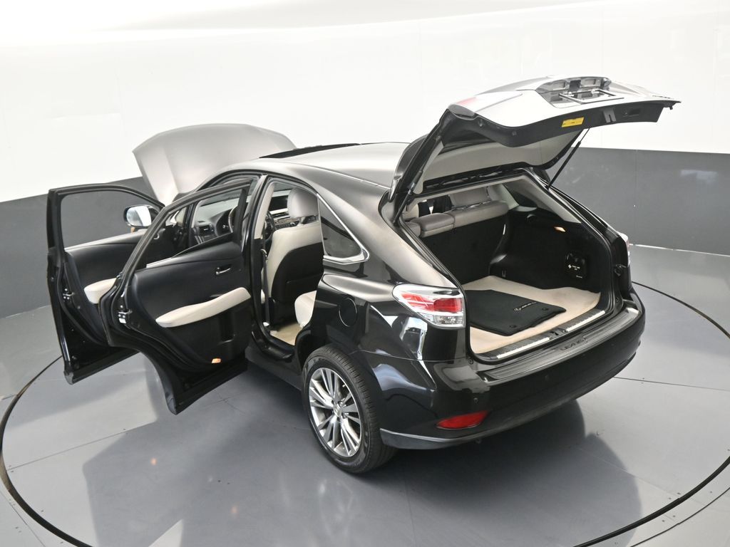 Vehicle image 25 of 70