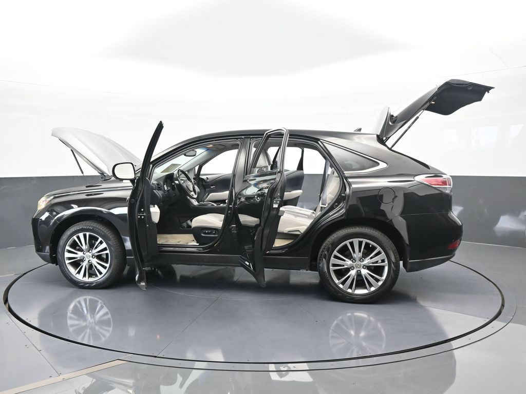 Vehicle image 26 of 70