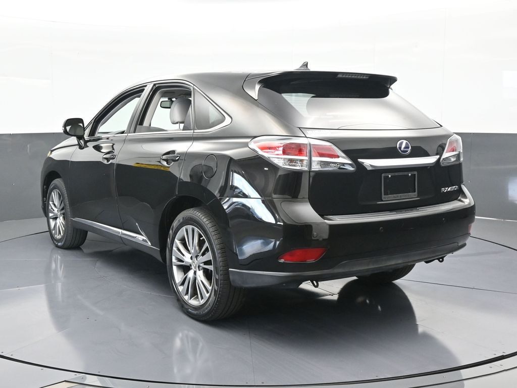 Vehicle image 27 of 70