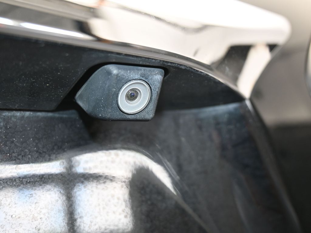 Vehicle image 58 of 70