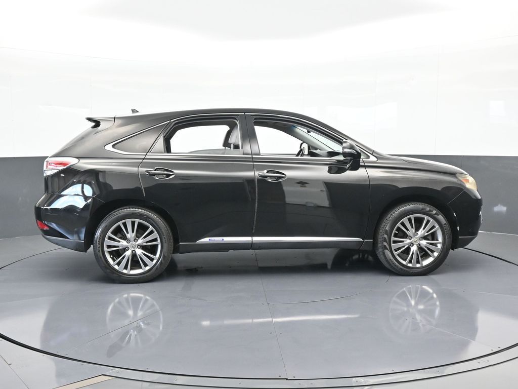 Vehicle image 13 of 70