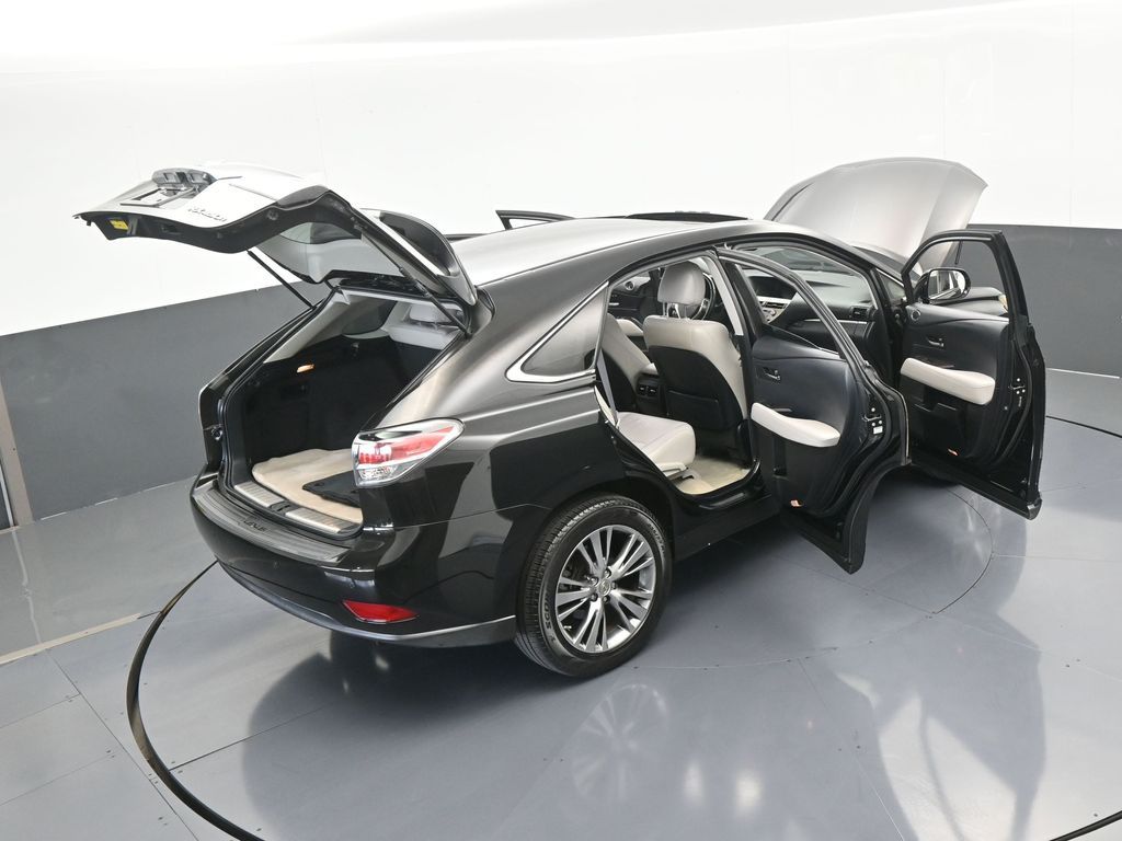 Vehicle image 20 of 70