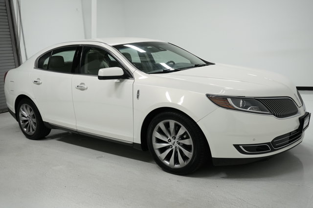 Vehicle image 3 of 28