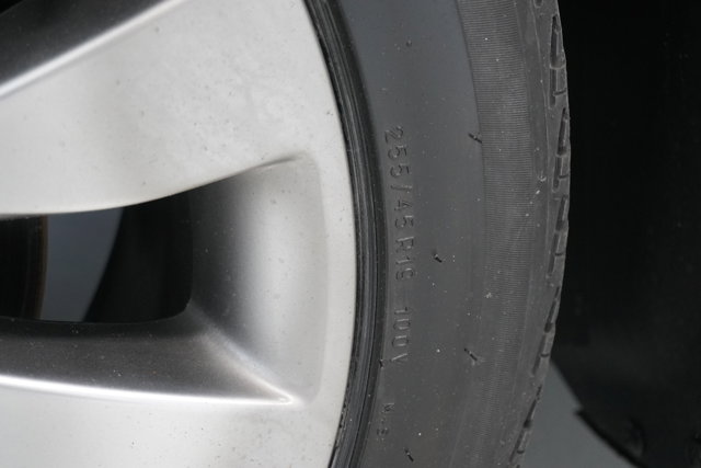 Vehicle image 25 of 28