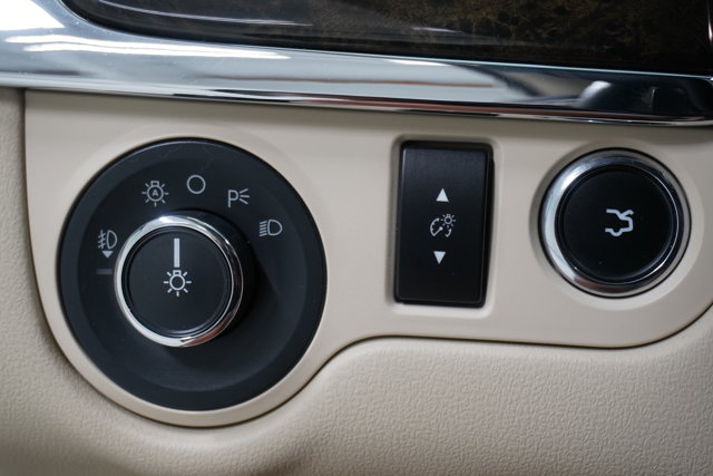 Vehicle image 21 of 28