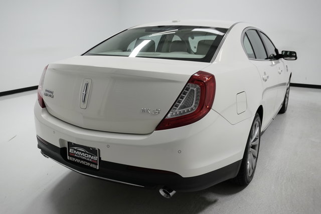 Vehicle image 4 of 28