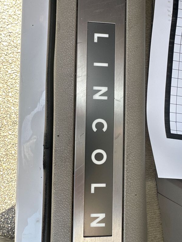 Vehicle image 15 of 17