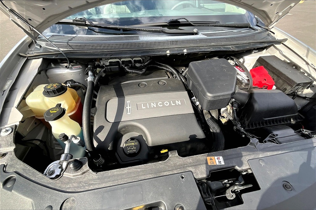 Vehicle image 12 of 33