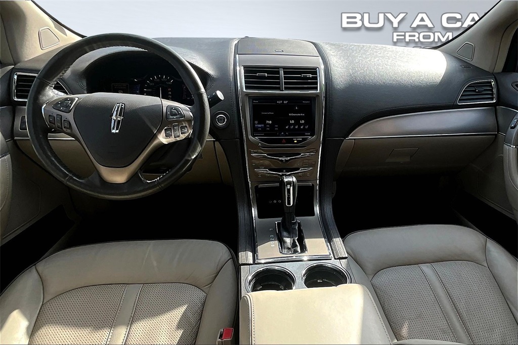 Vehicle image 16 of 33