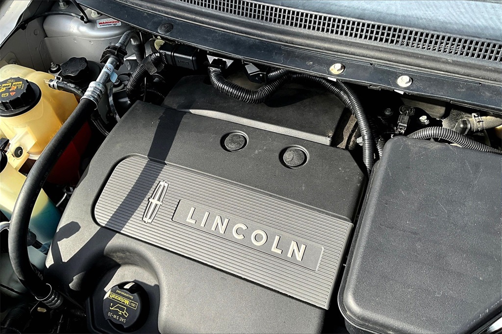Vehicle image 32 of 33