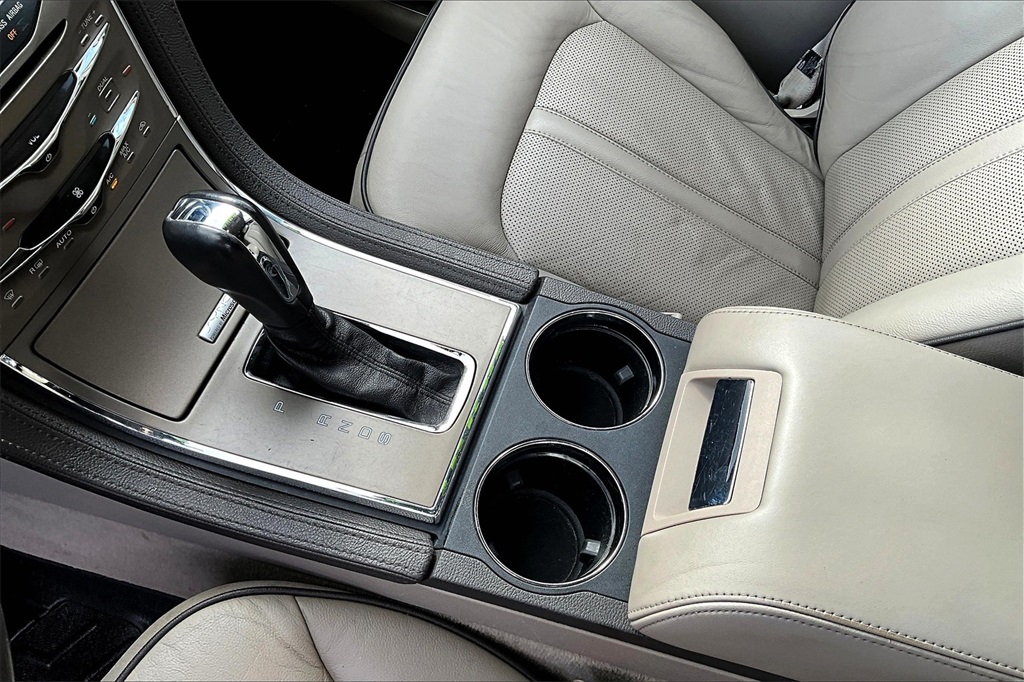 Vehicle image 15 of 33
