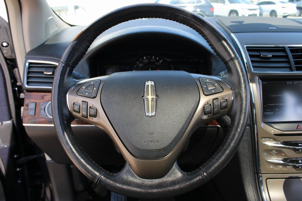 Vehicle image 16 of 31