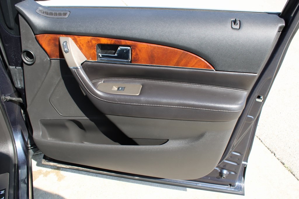 Vehicle image 20 of 31