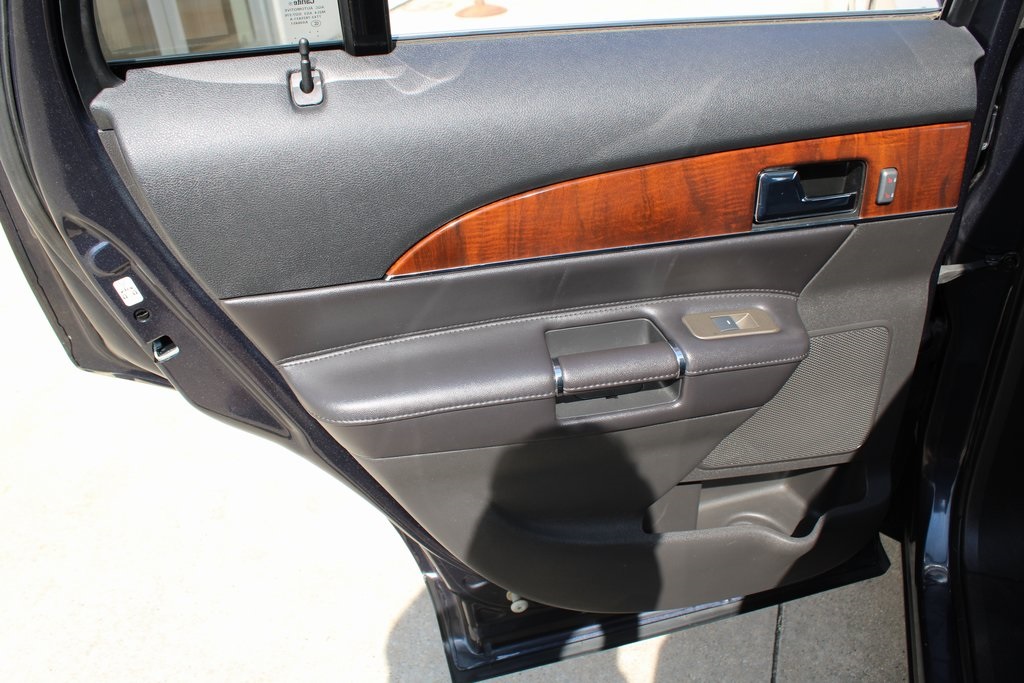 Vehicle image 22 of 31