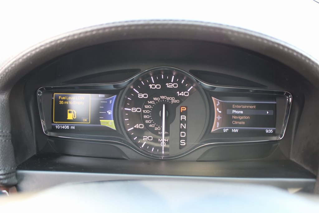 Vehicle image 17 of 31