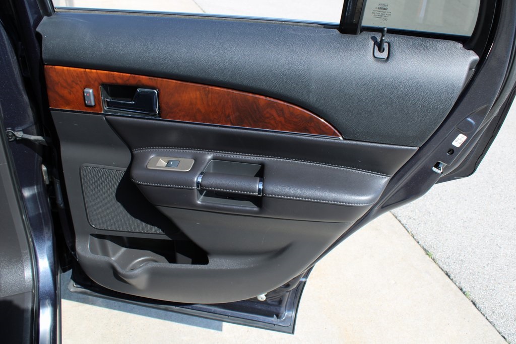 Vehicle image 23 of 31