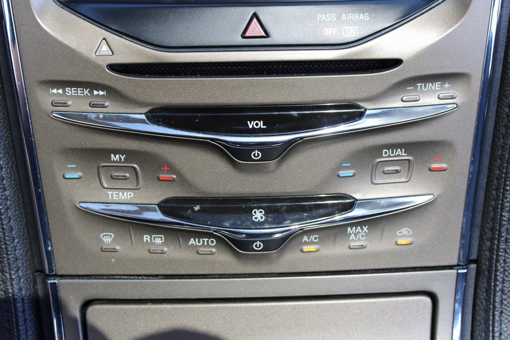 Vehicle image 25 of 31