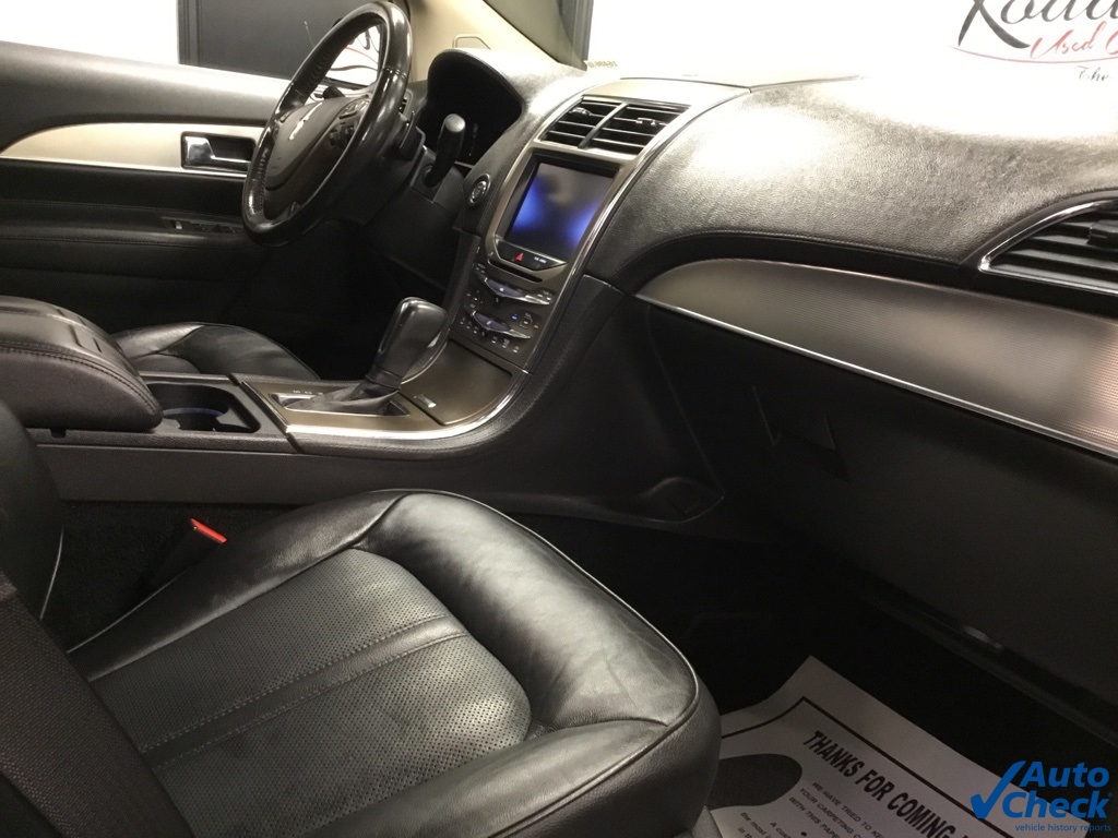 Vehicle image 40 of 56