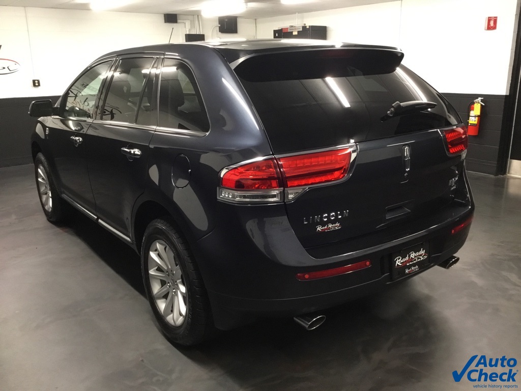Vehicle image 10 of 56