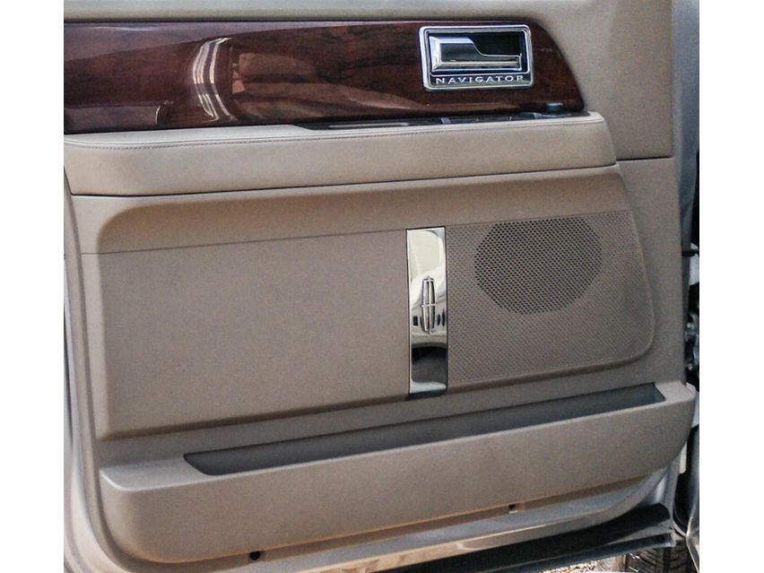 2013 Lincoln Navigator Base Image 17 of 22