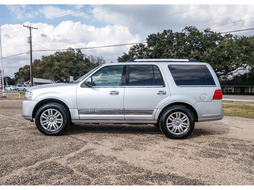 2013 Lincoln Navigator Base Image 5 of 22