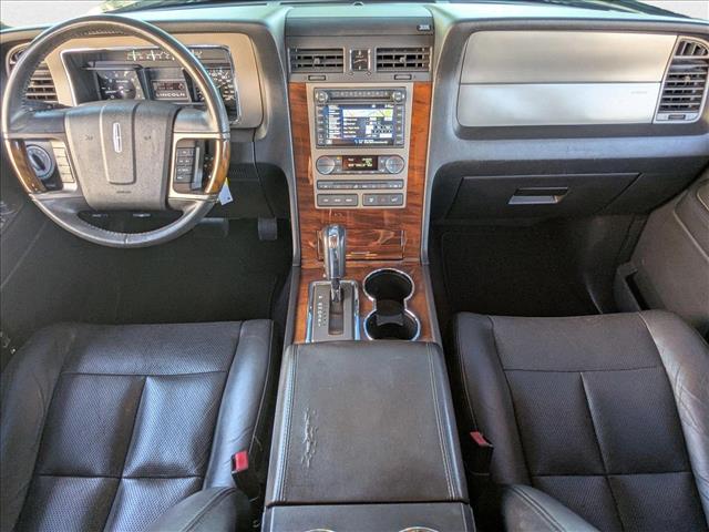 Vehicle image 17 of 28