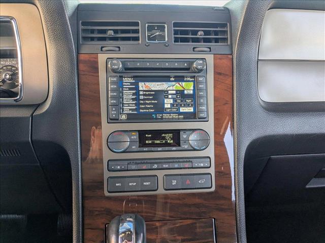 Vehicle image 25 of 28