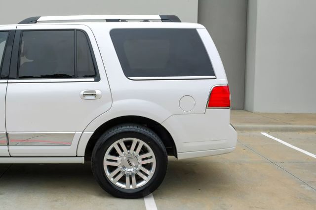 Vehicle image 6 of 40