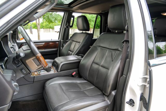 Vehicle image 12 of 40