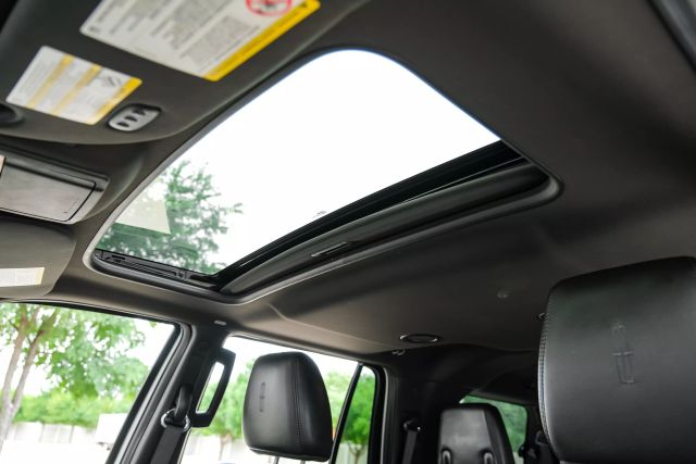 Vehicle image 13 of 40