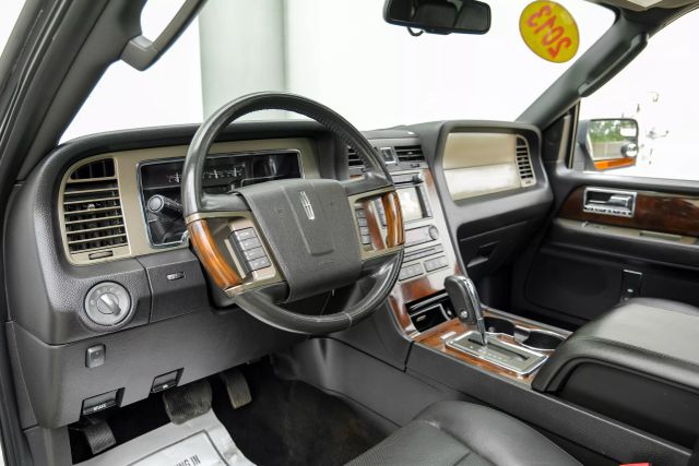 Vehicle image 11 of 40