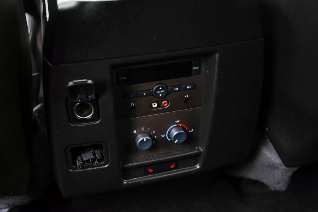 Vehicle image 30 of 40