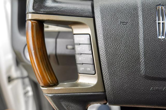 Vehicle image 17 of 40