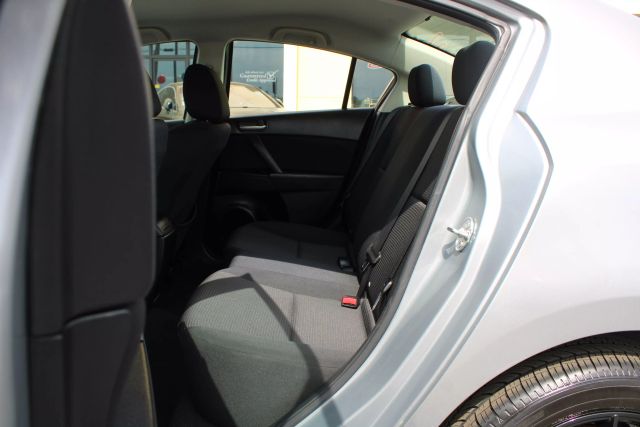 Vehicle image 19 of 32