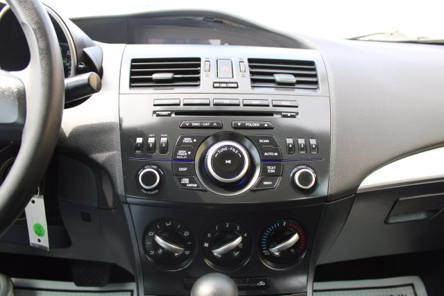 Vehicle image 10 of 32