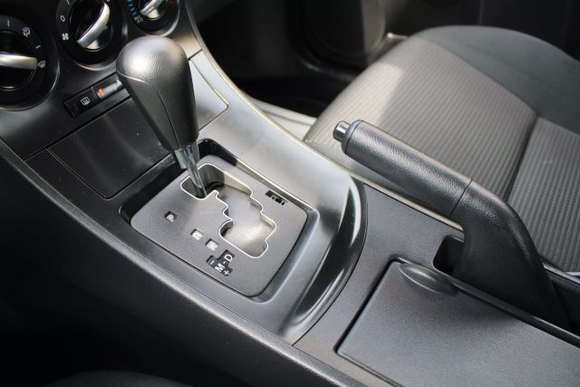 Vehicle image 14 of 32