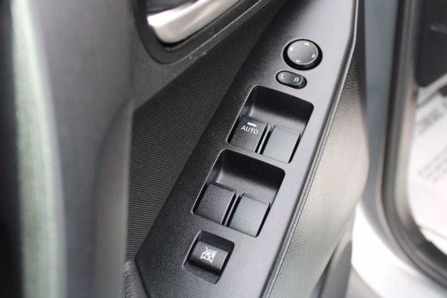 Vehicle image 8 of 32