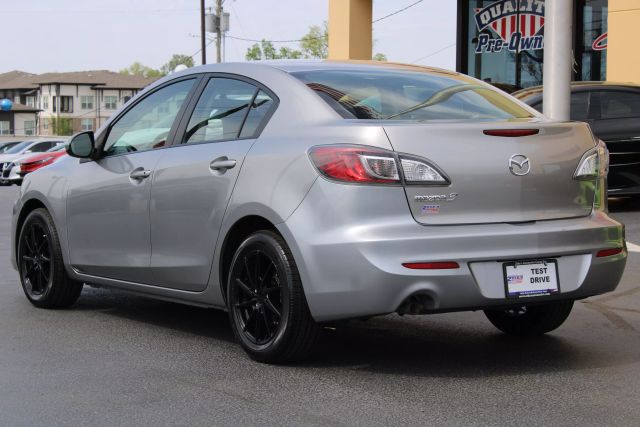 Vehicle image 6 of 32
