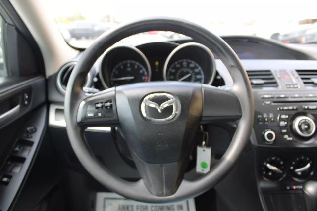 Vehicle image 15 of 32