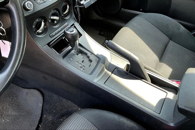 Vehicle image 14 of 32