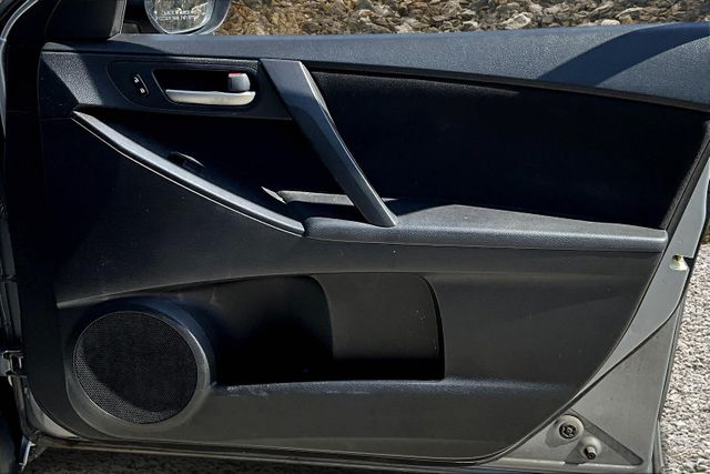Vehicle image 22 of 32