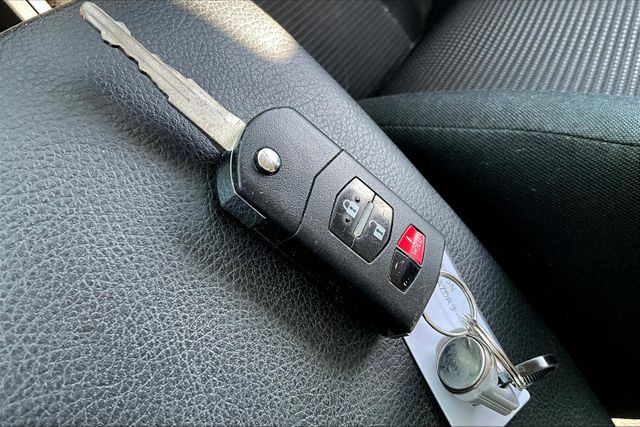 Vehicle image 12 of 32