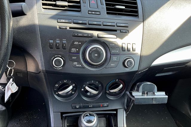 Vehicle image 29 of 32
