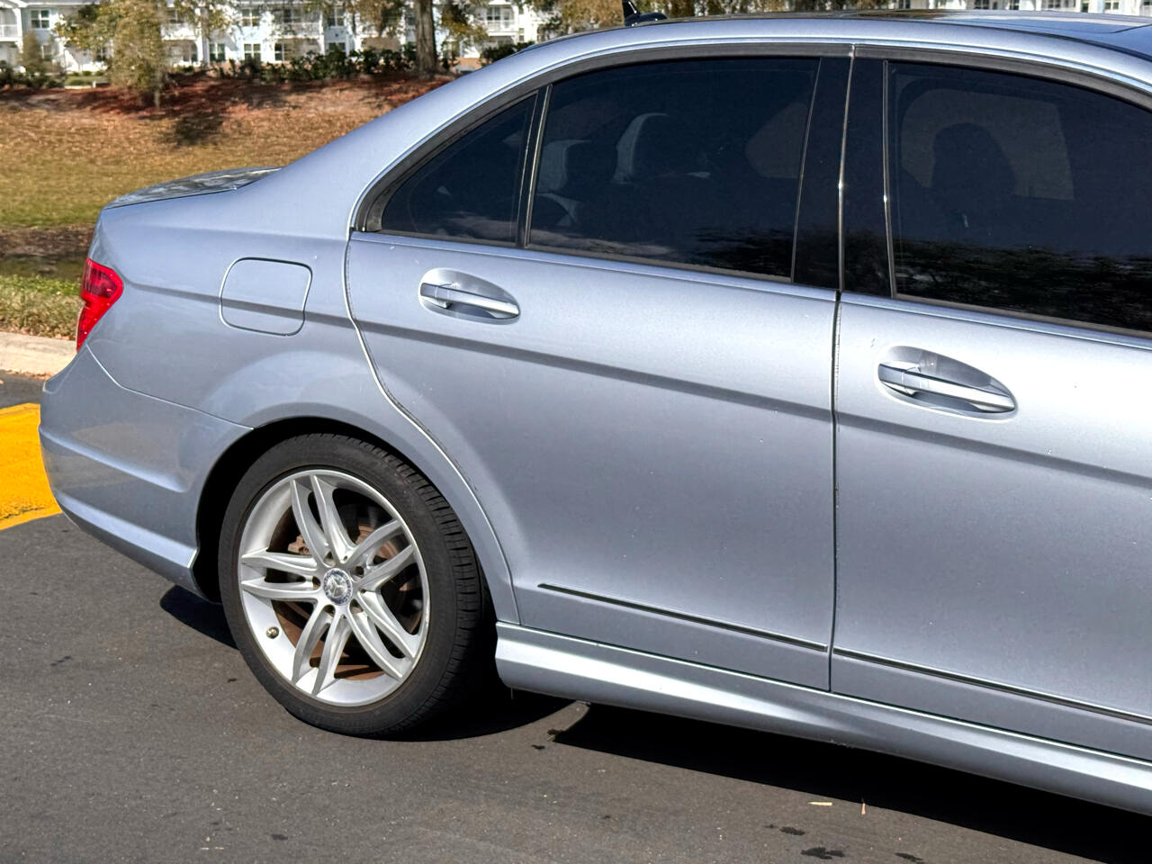 Vehicle image 15 of 28