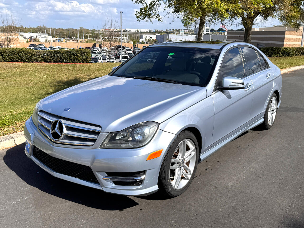 Vehicle image 3 of 28