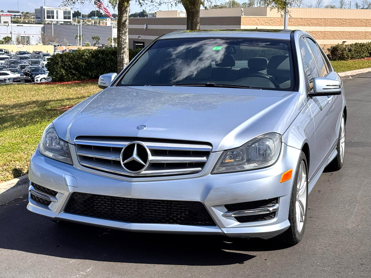 Vehicle image 4 of 28