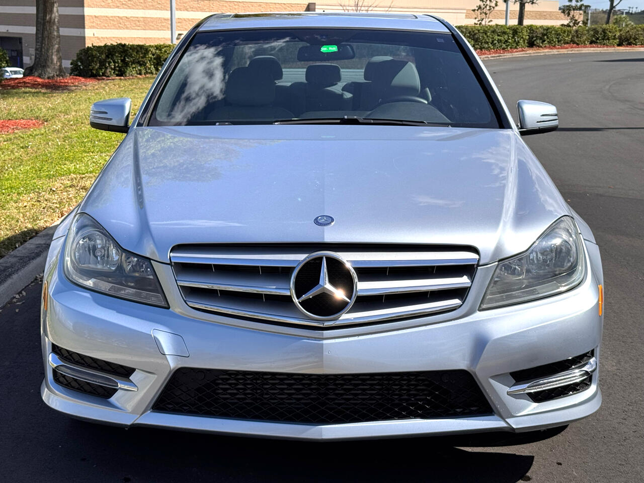 Vehicle image 6 of 28